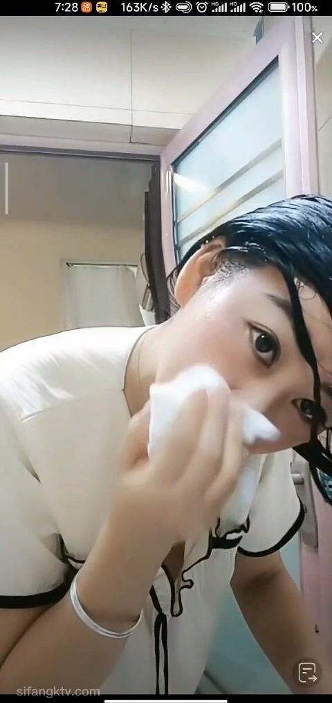 最新《瘋狂抖音》外篇之《抖音擦邊》眾女神直播中各種閃現走光刷邊 露毛露屁 凸點誘惑 (44)