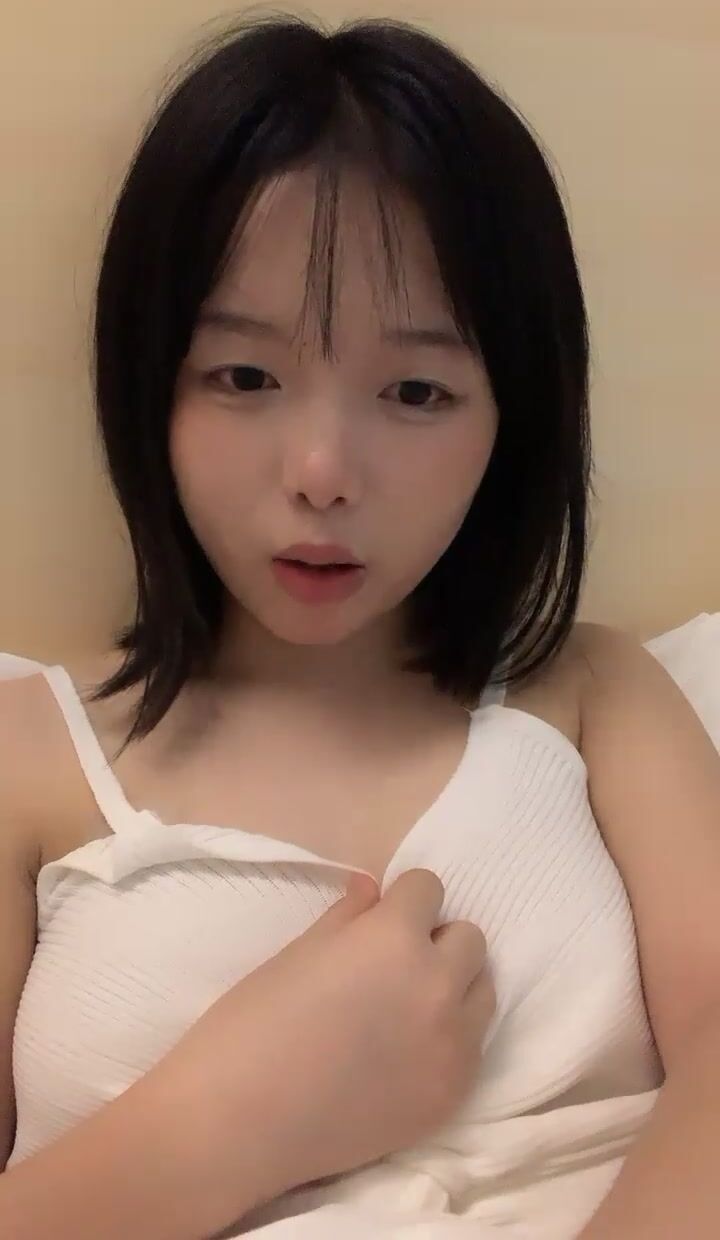 新人！良家少女下海~【炫了八碗飯】好清純！BB超粉嫩~秒硬 (1)