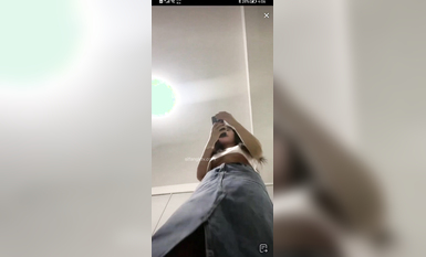 最新《瘋狂抖音》外篇之《抖音擦邊》眾女神直播中各種閃現走光刷邊 露毛露屁 凸點誘惑 (64)
