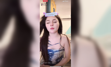 最新《瘋狂抖音》外篇之《抖音擦邊》眾女神直播中各種閃現走光刷邊 露毛露屁 凸點誘惑 (116)