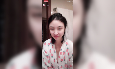 最新《瘋狂抖音》外篇之《抖音擦邊》眾女神直播中各種閃現走光刷邊 露毛露屁 凸點誘惑 (140)