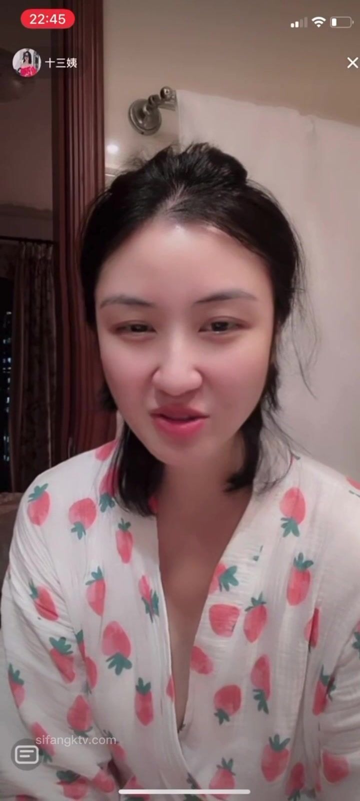 最新《瘋狂抖音》外篇之《抖音擦邊》眾女神直播中各種閃現走光刷邊 露毛露屁 凸點誘惑 (140)