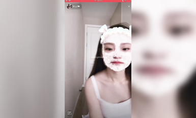 最新《瘋狂抖音》外篇之《抖音擦邊》眾女神直播中各種閃現走光刷邊 露毛露屁 凸點誘惑 (127)