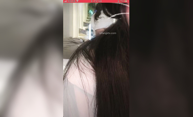 最新《瘋狂抖音》外篇之《抖音擦邊》眾女神直播中各種閃現走光刷邊 露毛露屁 凸點誘惑 (35)