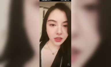 最新《瘋狂抖音》外篇之《抖音擦邊》眾女神直播中各種閃現走光刷邊 露毛露屁 凸點誘惑 (28)