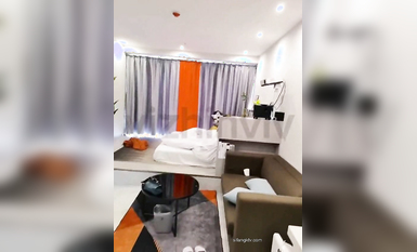 推特女神『大婊姐』深情解說每一個淫亂不堪的故事_當著老公面被他朋友無套插入的三人大戰 (6)