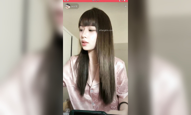 最新《瘋狂抖音》外篇之《抖音擦邊》眾女神直播中各種閃現走光刷邊 露毛露屁 凸點誘惑 (91)