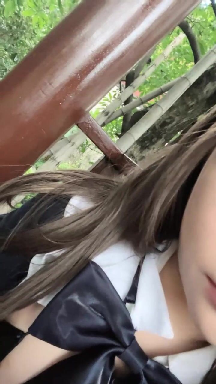 【京魚兒】19歲童顏巨乳少女~學生服~公園涼亭刺激玩跳蛋! (8)