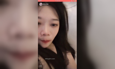 最新《瘋狂抖音》外篇之《抖音擦邊》眾女神直播中各種閃現走光刷邊 露毛露屁 凸點誘惑 (58)