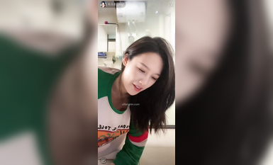 最新《瘋狂抖音》外篇之《抖音擦邊》眾女神直播中各種閃現走光刷邊 露毛露屁 凸點誘惑 (123)