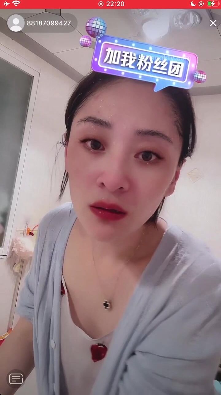 最新《瘋狂抖音》外篇之《抖音擦邊》眾女神直播中各種閃現走光刷邊 露毛露屁 凸點誘惑 (15)