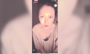 最新《瘋狂抖音》外篇之《抖音擦邊》眾女神直播中各種閃現走光刷邊 露毛露屁 凸點誘惑 (1)