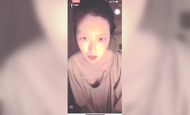 最新《瘋狂抖音》外篇之《抖音擦邊》眾女神直播中各種閃現走光刷邊 露毛露屁 凸點誘惑 (1)