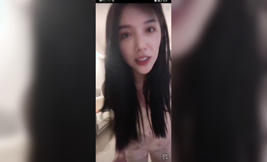 最新《瘋狂抖音》外篇之《抖音擦邊》眾女神直播中各種閃現走光刷邊 露毛露屁 凸點誘惑 (88)