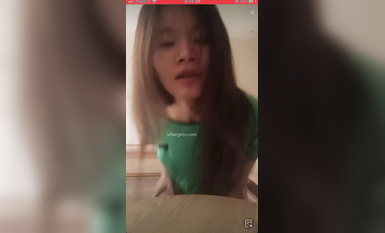 最新《瘋狂抖音》外篇之《抖音擦邊》眾女神直播中各種閃現走光刷邊 露毛露屁 凸點誘惑 (17)