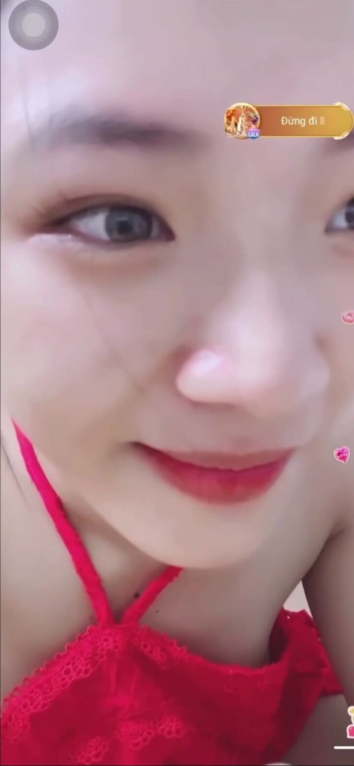 最新《瘋狂抖音》外篇之《抖音擦邊》眾女神直播中各種閃現走光刷邊 露毛露屁 凸點誘惑 (151)