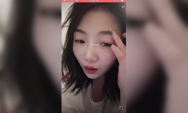 最新《瘋狂抖音》外篇之《抖音擦邊》眾女神直播中各種閃現走光刷邊 露毛露屁 凸點誘惑 (9)