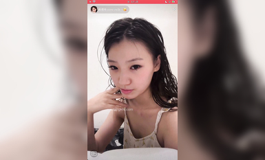 最新《瘋狂抖音》外篇之《抖音擦邊》眾女神直播中各種閃現走光刷邊 露毛露屁 凸點誘惑 (65)