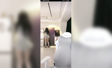 最新《瘋狂抖音》外篇之《抖音擦邊》眾女神直播中各種閃現走光刷邊 露毛露屁 凸點誘惑 (122)