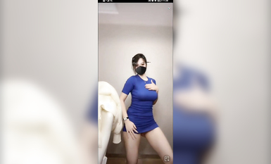 最新《瘋狂抖音》外篇之《抖音擦邊》眾女神直播中各種閃現走光刷邊 露毛露屁 凸點誘惑 (83)