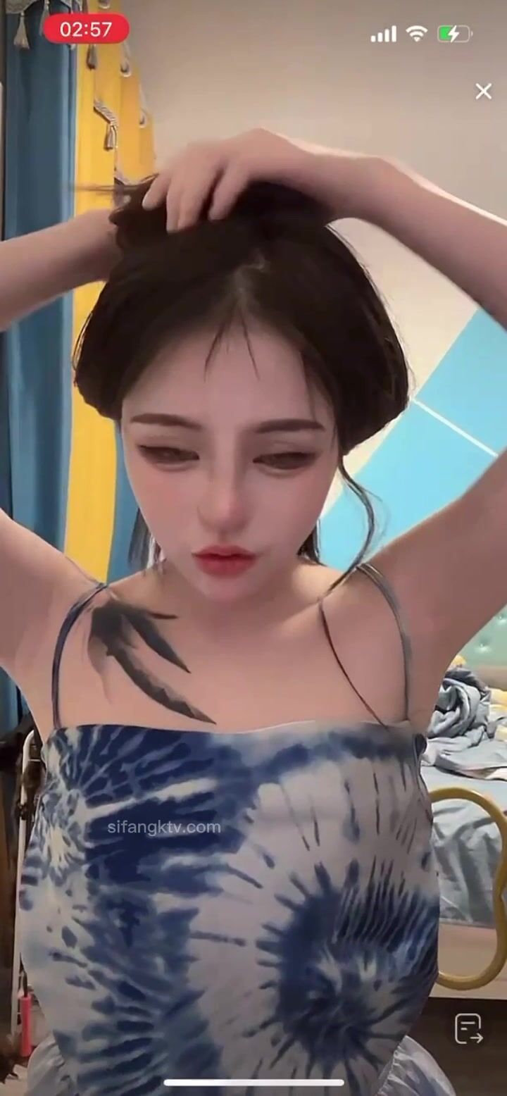 最新《瘋狂抖音》外篇之《抖音擦邊》眾女神直播中各種閃現走光刷邊 露毛露屁 凸點誘惑 (153)