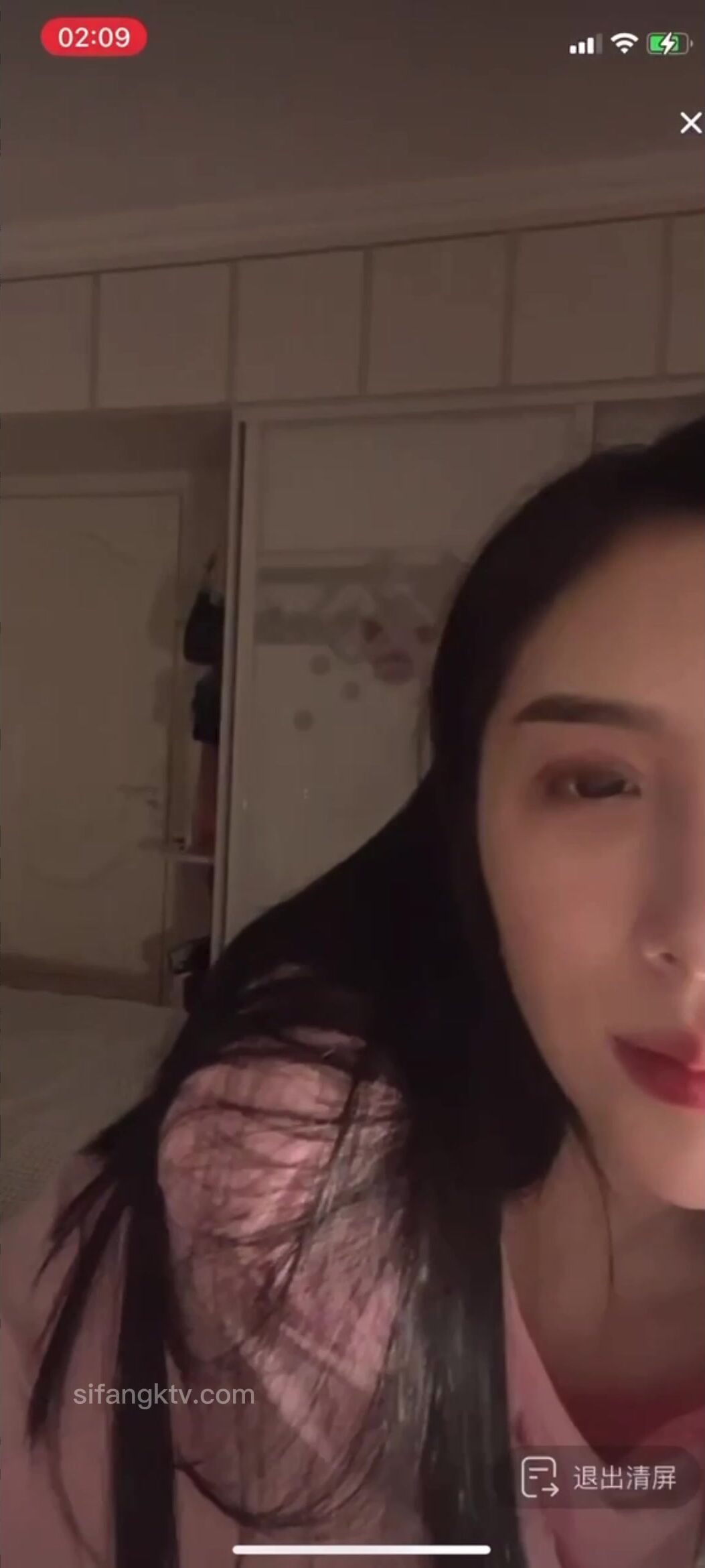 最新《瘋狂抖音》外篇之《抖音擦邊》眾女神直播中各種閃現走光刷邊 露毛露屁 凸點誘惑 (129)