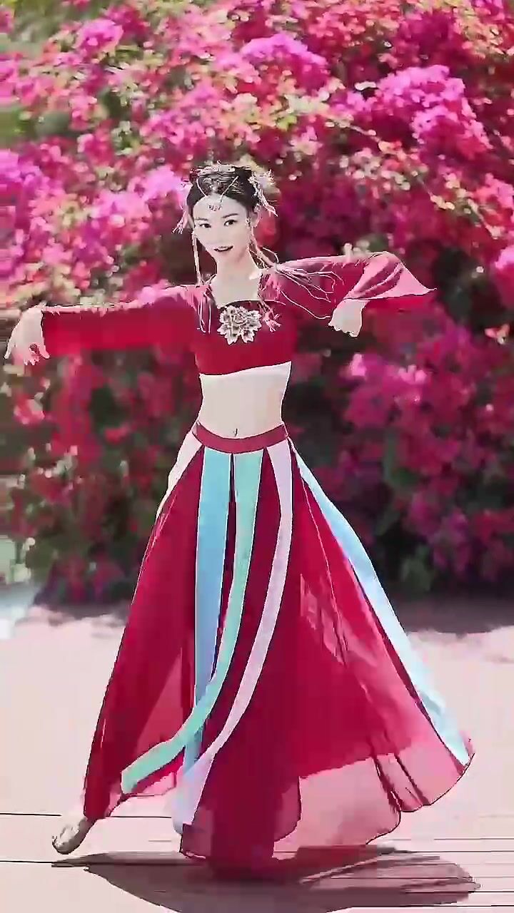 超美極品嫩模『杭州白白』九月最新啪啪 懟操口爆 白虎饅頭穴你值得擁有 高清 (41)