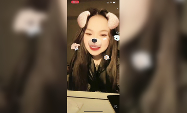 最新《瘋狂抖音》外篇之《抖音擦邊》眾女神直播中各種閃現走光刷邊 露毛露屁 凸點誘惑 (30)