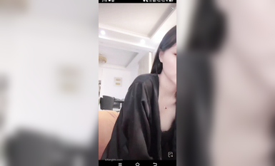 最新《瘋狂抖音》外篇之《抖音擦邊》眾女神直播中各種閃現走光刷邊 露毛露屁 凸點誘惑 (92)