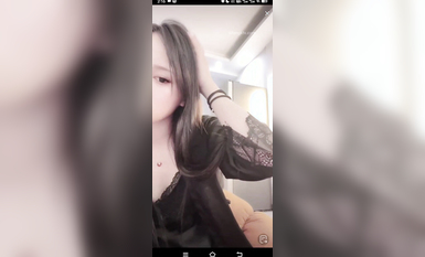 最新《瘋狂抖音》外篇之《抖音擦邊》眾女神直播中各種閃現走光刷邊 露毛露屁 凸點誘惑 (14)