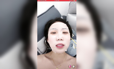 最新《瘋狂抖音》外篇之《抖音擦邊》眾女神直播中各種閃現走光刷邊 露毛露屁 凸點誘惑 (101)