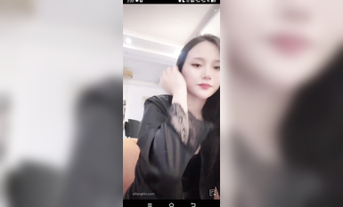 最新《瘋狂抖音》外篇之《抖音擦邊》眾女神直播中各種閃現走光刷邊 露毛露屁 凸點誘惑 (144)