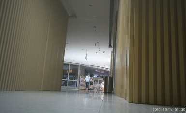 作死廁拍大神 商場美食層蹲守公共女衛連續偸拍多位小姐姐方便 (2)