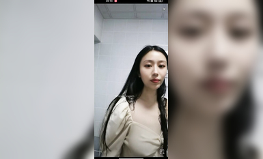 最新《瘋狂抖音》外篇之《抖音擦邊》眾女神直播中各種閃現走光刷邊 露毛露屁 凸點誘惑 (118)