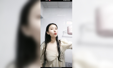 最新《瘋狂抖音》外篇之《抖音擦邊》眾女神直播中各種閃現走光刷邊 露毛露屁 凸點誘惑 (118)