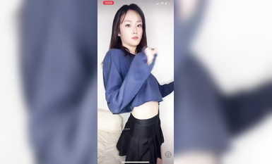 最新《瘋狂抖音》外篇之《抖音擦邊》眾女神直播中各種閃現走光刷邊 露毛露屁 凸點誘惑 (33)