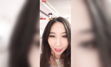 最新《瘋狂抖音》外篇之《抖音擦邊》眾女神直播中各種閃現走光刷邊 露毛露屁 凸點誘惑 (73)