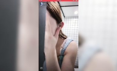 最新《瘋狂抖音》外篇之《抖音擦邊》眾女神直播中各種閃現走光刷邊 露毛露屁 凸點誘惑 (5)