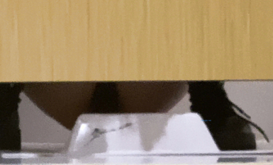 作死廁拍大神 商場美食層蹲守公共女衛連續偸拍多位小姐姐方便 (12)