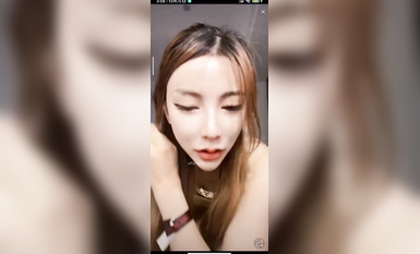 最新《瘋狂抖音》外篇之《抖音擦邊》眾女神直播中各種閃現走光刷邊 露毛露屁 凸點誘惑 (108)