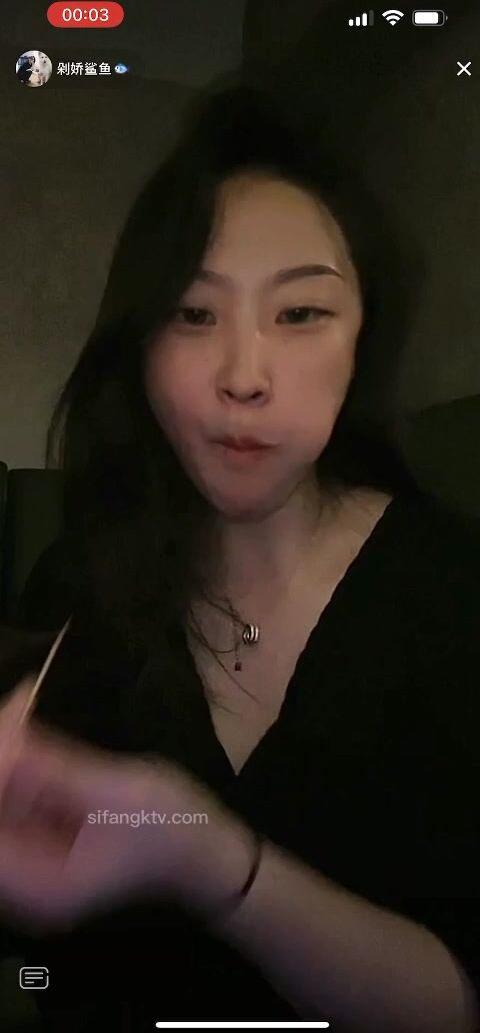 最新《瘋狂抖音》外篇之《抖音擦邊》眾女神直播中各種閃現走光刷邊 露毛露屁 凸點誘惑 (57)