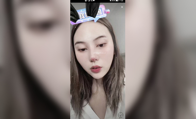 最新《瘋狂抖音》外篇之《抖音擦邊》眾女神直播中各種閃現走光刷邊 露毛露屁 凸點誘惑 (21)