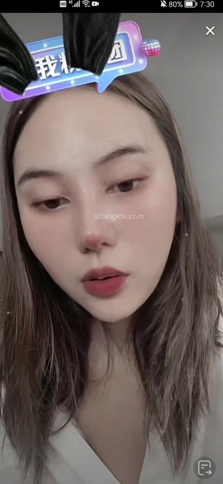 最新《瘋狂抖音》外篇之《抖音擦邊》眾女神直播中各種閃現走光刷邊 露毛露屁 凸點誘惑 (21)