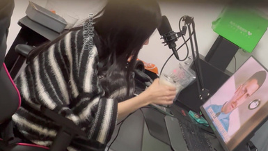 電報群VIP精液盛宴系列！亂倫變態老哥調教母狗堂妹4部，精液酸奶，尿做的加精雪糕，口交顏射 (2)