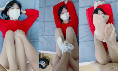 肉絲大奶蘿莉美眉【軟軟兔Lt774523412】做錯事就要罰 啊不要主人錯了求求你放過我 身材苗條 被綁著手腳隔著絲襪猛插小嫩穴 最後無套內射