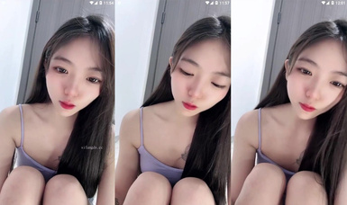 長腿嫩足顏值小母狗，連體黑絲透視裝，嫩足展示淫語挑逗，跪地自慰各種道具深插騷穴 (28)