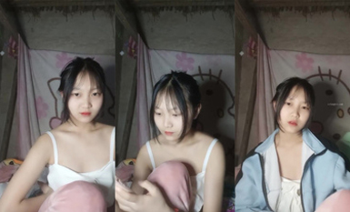 長相清純的學生妹在宿舍直播大秀，長的還怪可愛的 (2)