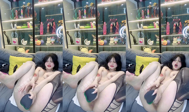 【不騷不要錢】巨乳定製黑絲高跟足交自慰噴水 (28)