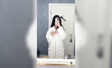 反差女神『八月未央』被大屌猛男瘋狂抽插，小狗只配被打樁 大雞巴塞滿小母狗的騷逼，淫水好多～滿手都是2