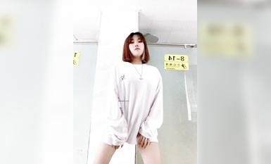 青春無敵 SS級大奶完美身材推特女神希希第二季重金私人訂制露臉裸舞紫薇高潮吐舌頭翻白眼狠是賣力 (11)